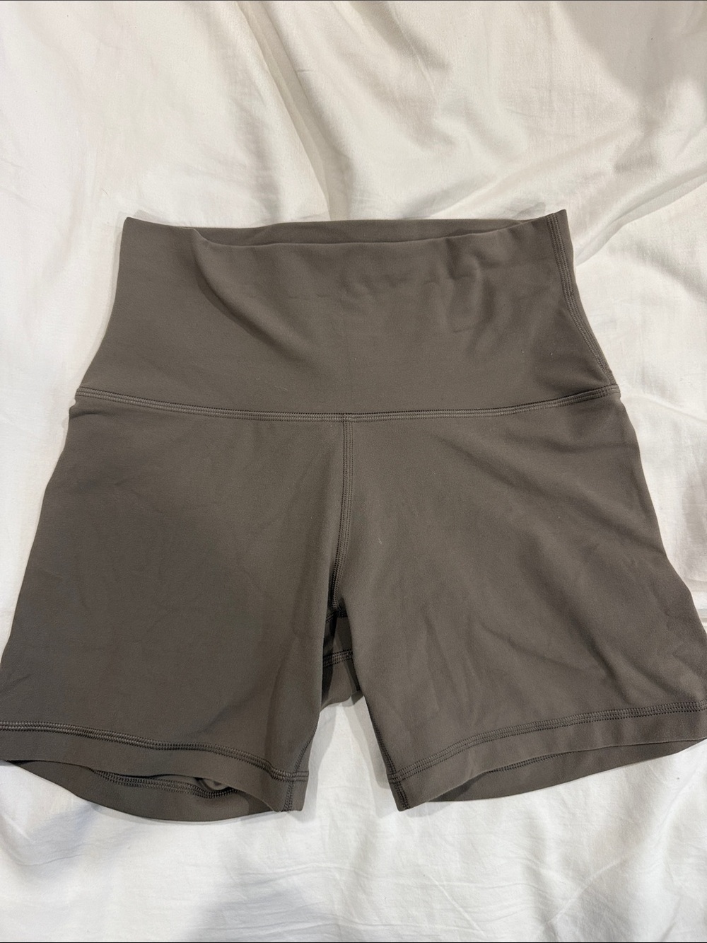 Aritzia biker shorts butter 5”- Taupe